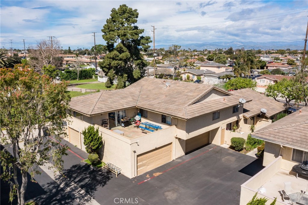 240 W Hemlock Street