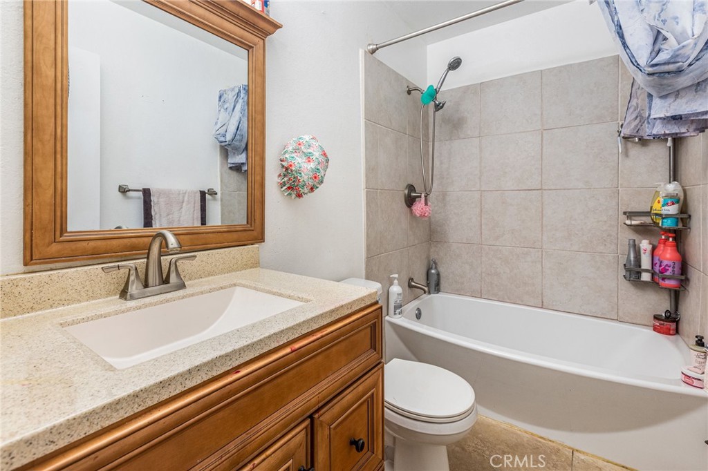 240 W Hemlock Street