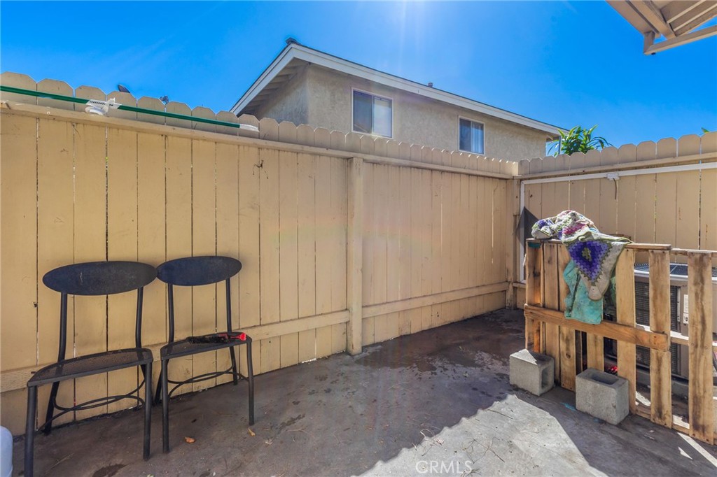 240 W Hemlock Street