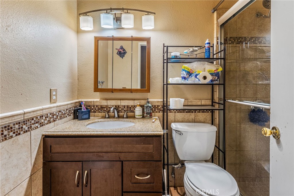 240 W Hemlock Street