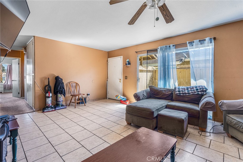 240 W Hemlock Street