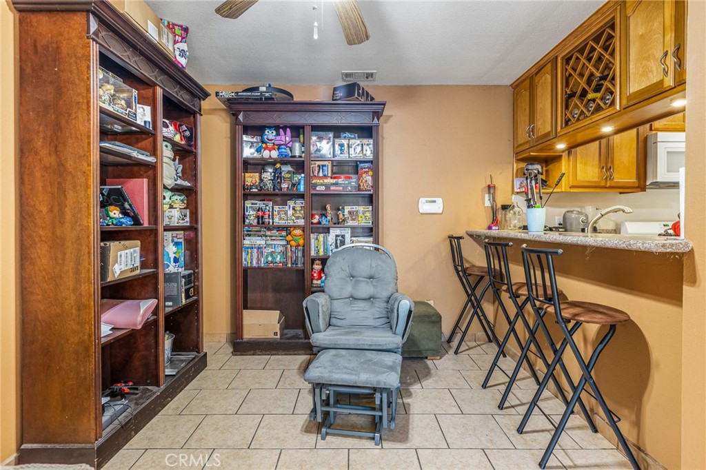 240 W Hemlock Street