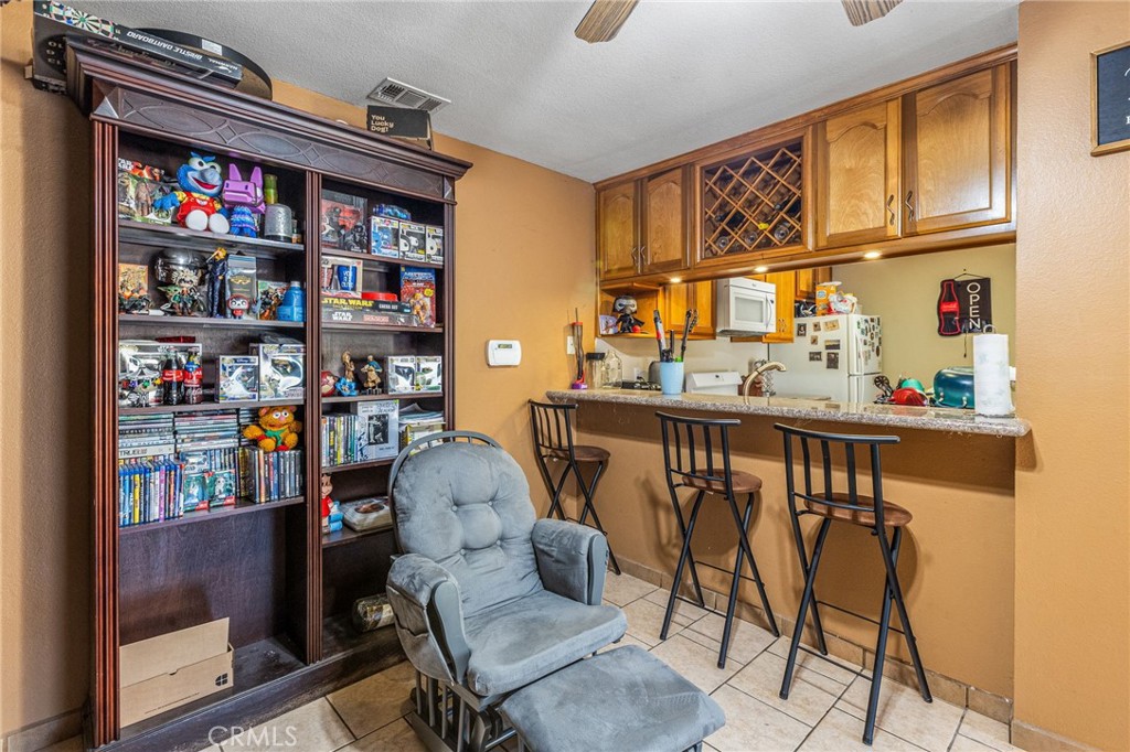 240 W Hemlock Street