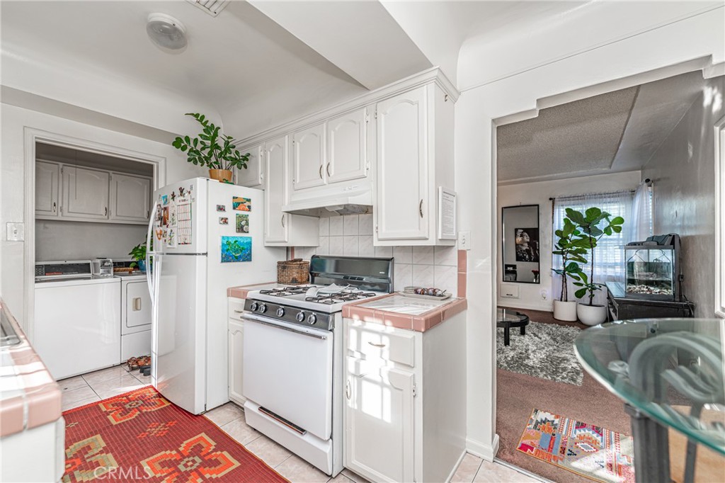 10000 S Gramercy Place