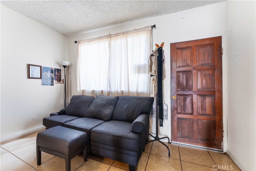 10112 Virginia Avenue