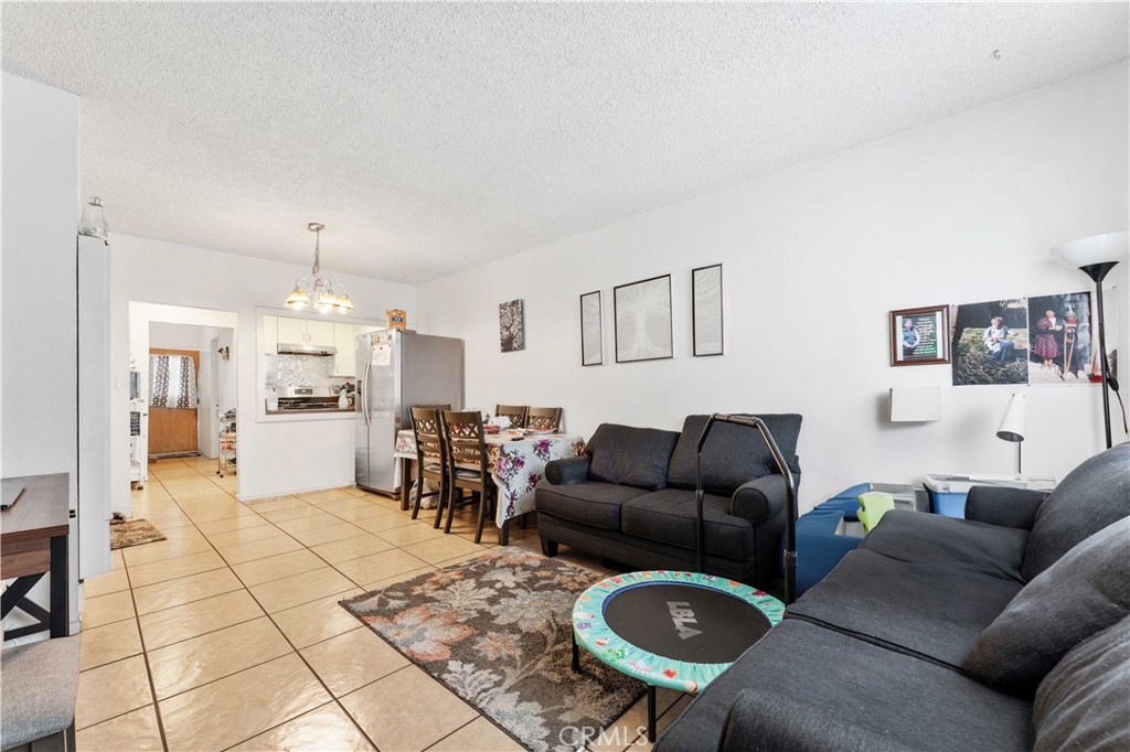 10112 Virginia Avenue