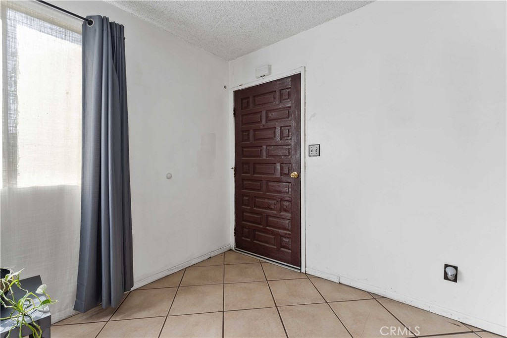 10112 Virginia Avenue