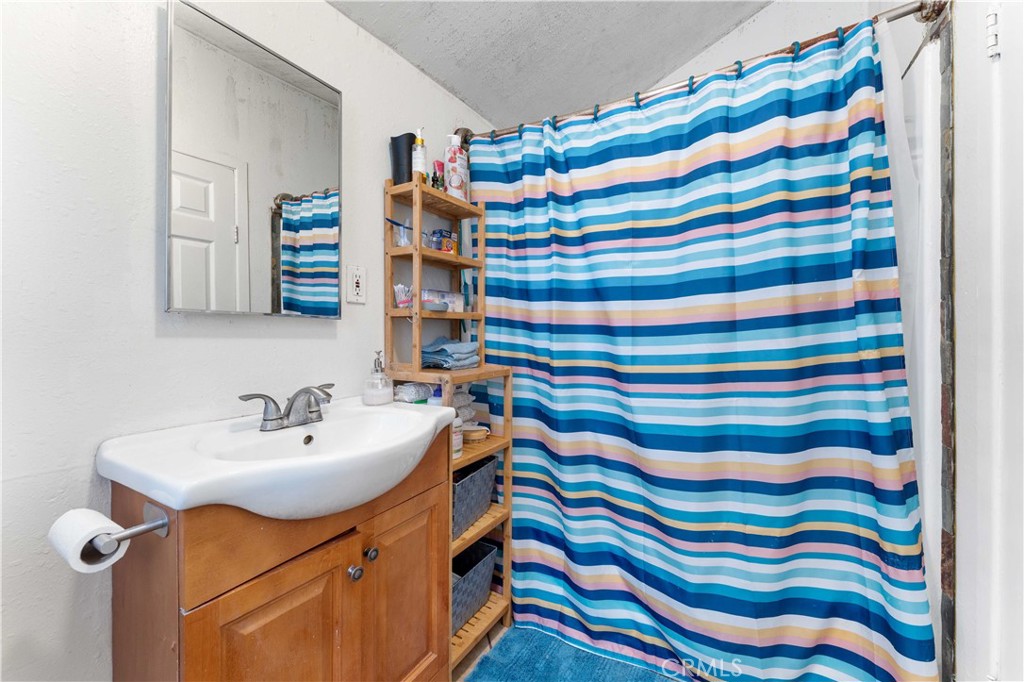 10112 Virginia Avenue