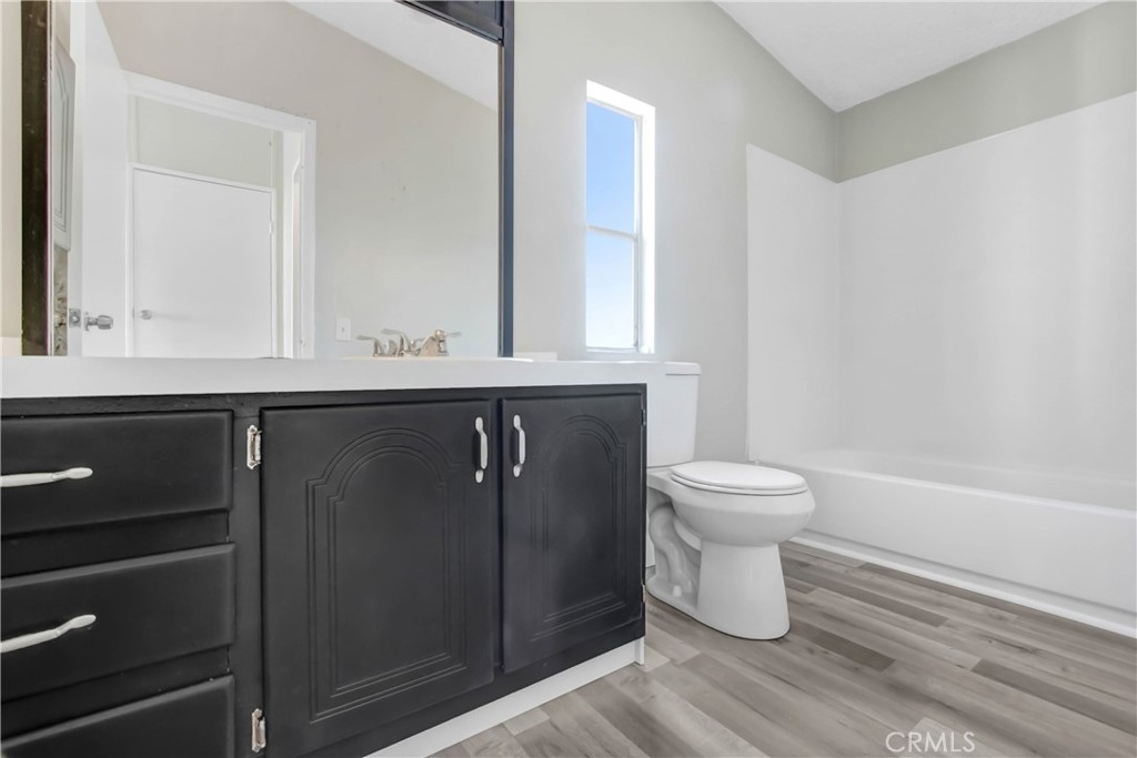 80 E Dawes Street 73