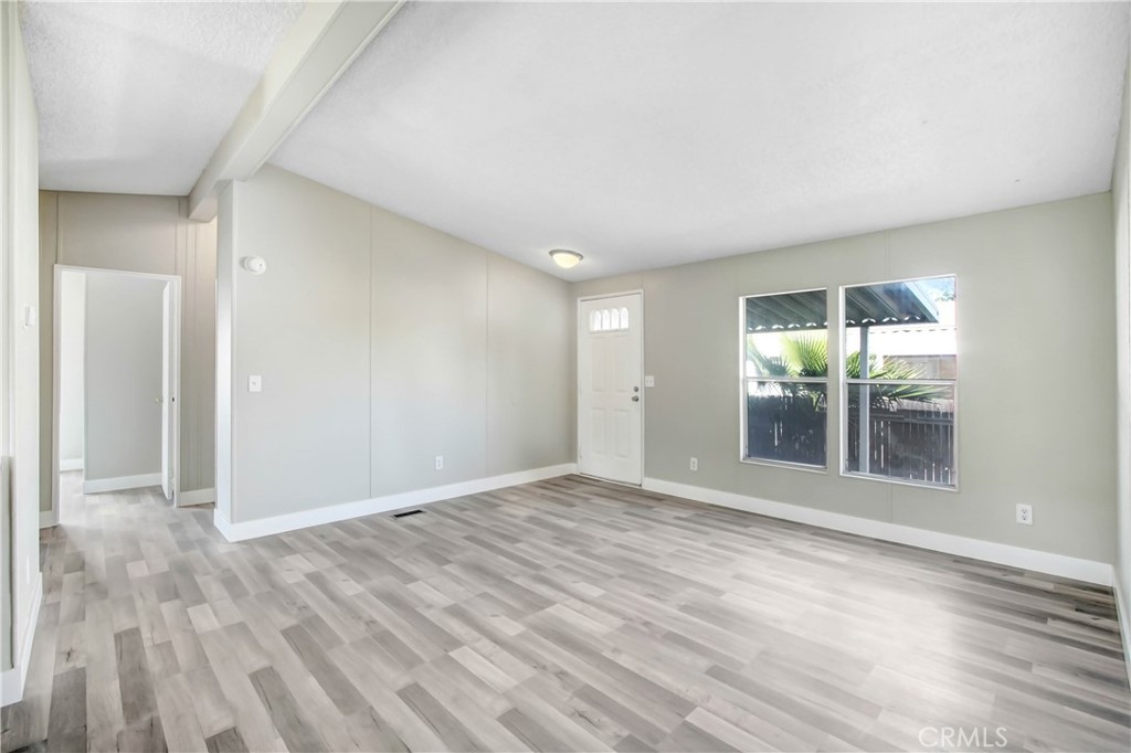 80 E Dawes Street 73