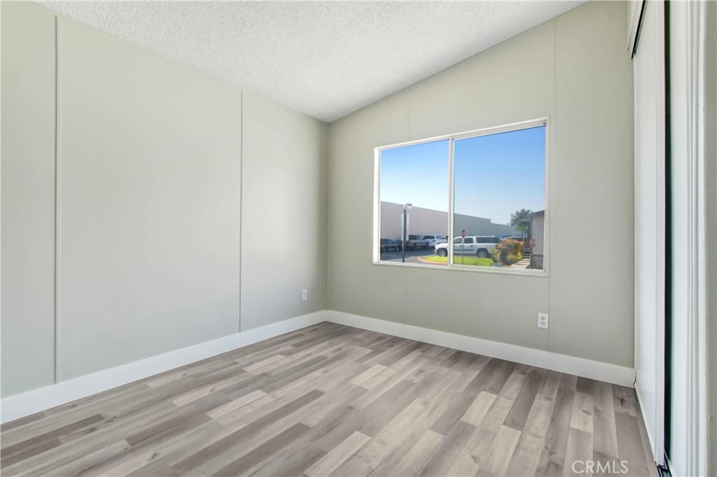 80 E Dawes Street 73