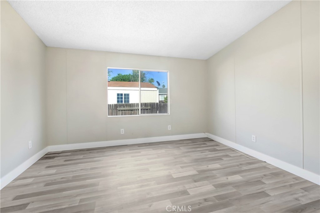 80 E Dawes Street 73