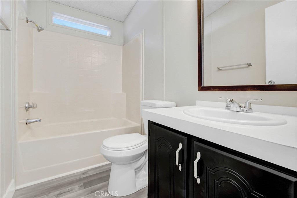 80 E Dawes Street 73