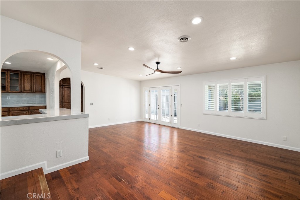 843 W Bonnie Brae Court