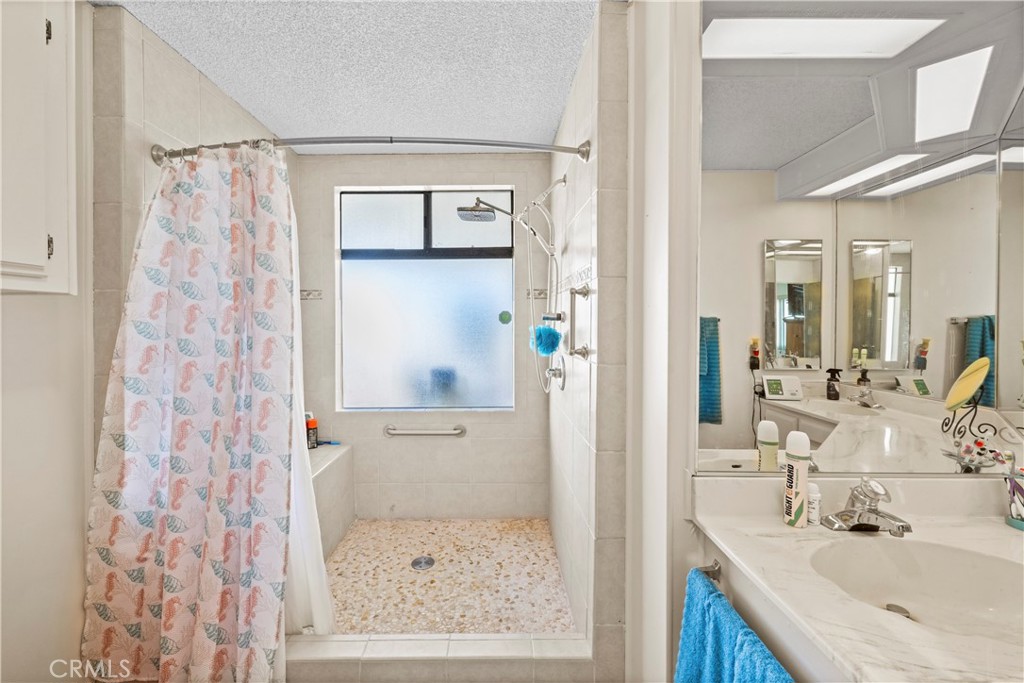 601 N Kirby Street 450