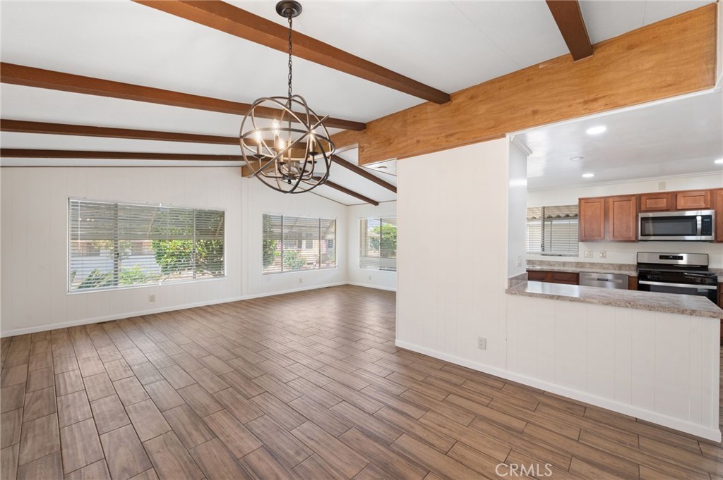 1525 W Oakland Avenue 53