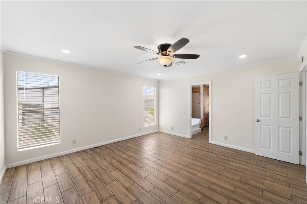 1525 W Oakland Avenue 53