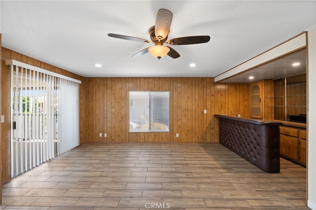 1525 W Oakland Avenue 53