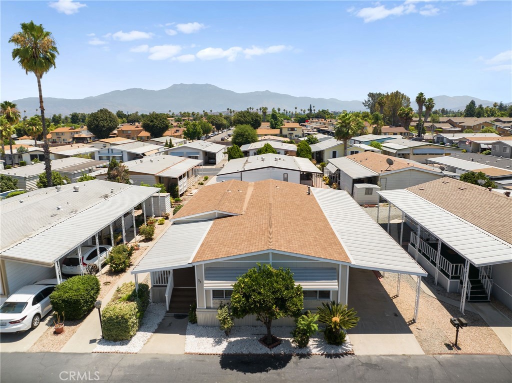 1525 W Oakland Avenue 53