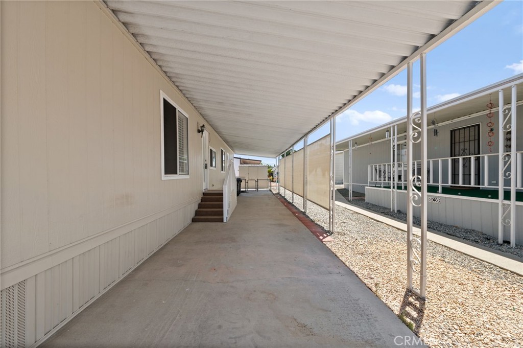 1525 W Oakland Avenue 53