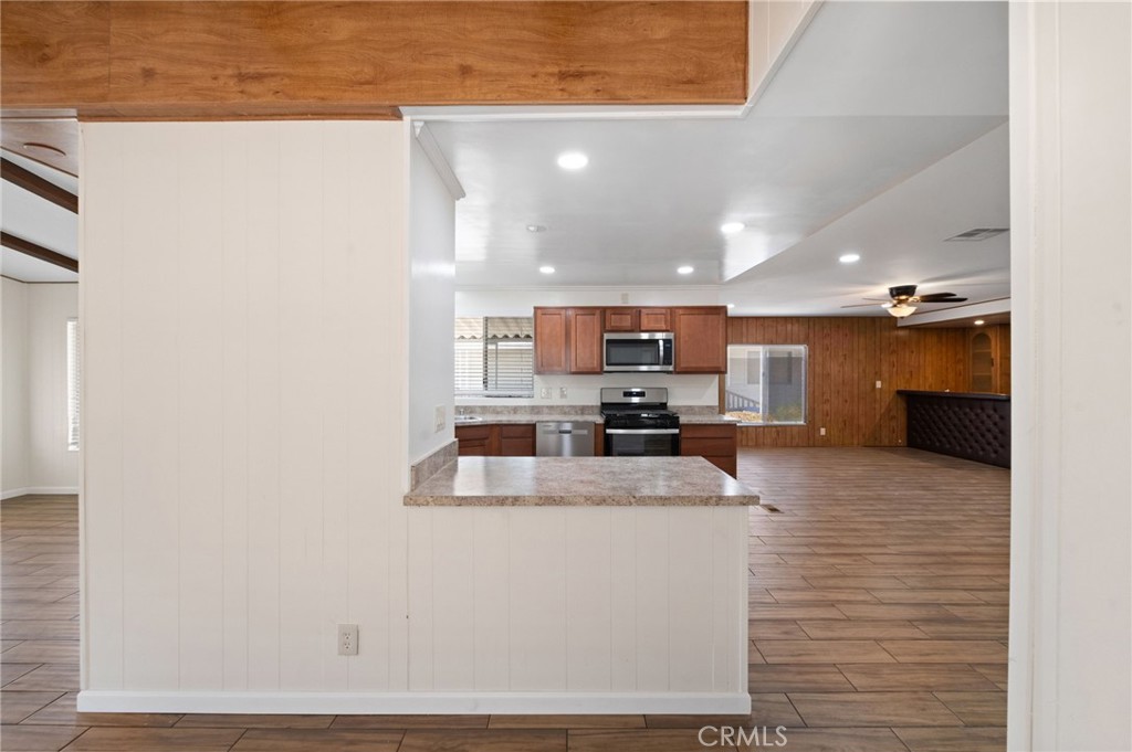 1525 W Oakland Avenue 53