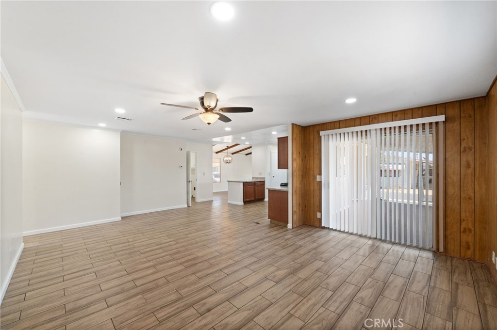 1525 W Oakland Avenue 53