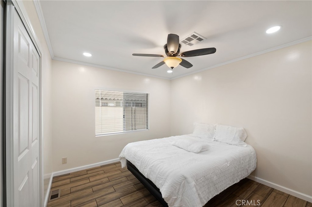 1525 W Oakland Avenue 53