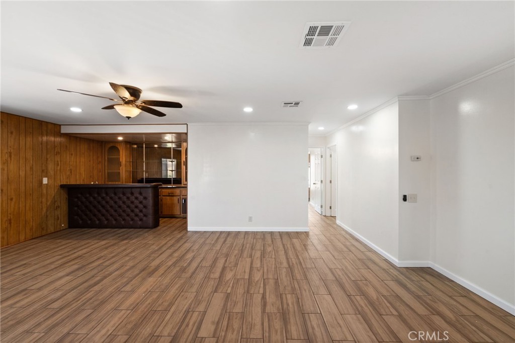 1525 W Oakland Avenue 53