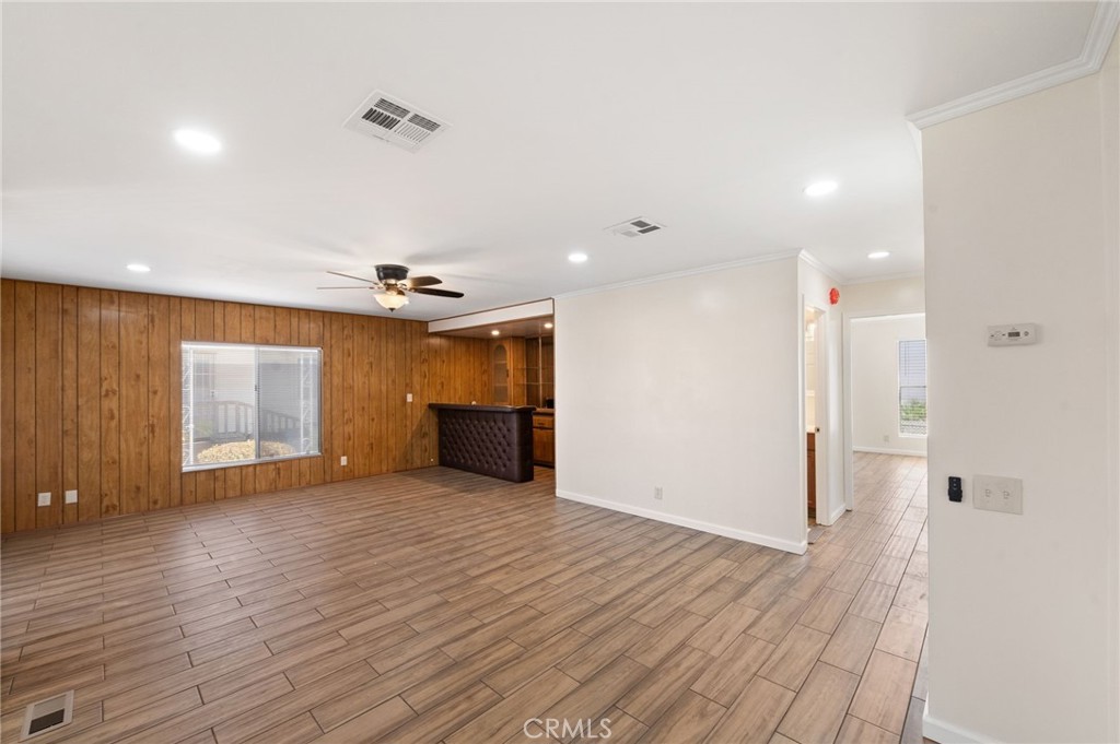 1525 W Oakland Avenue 53