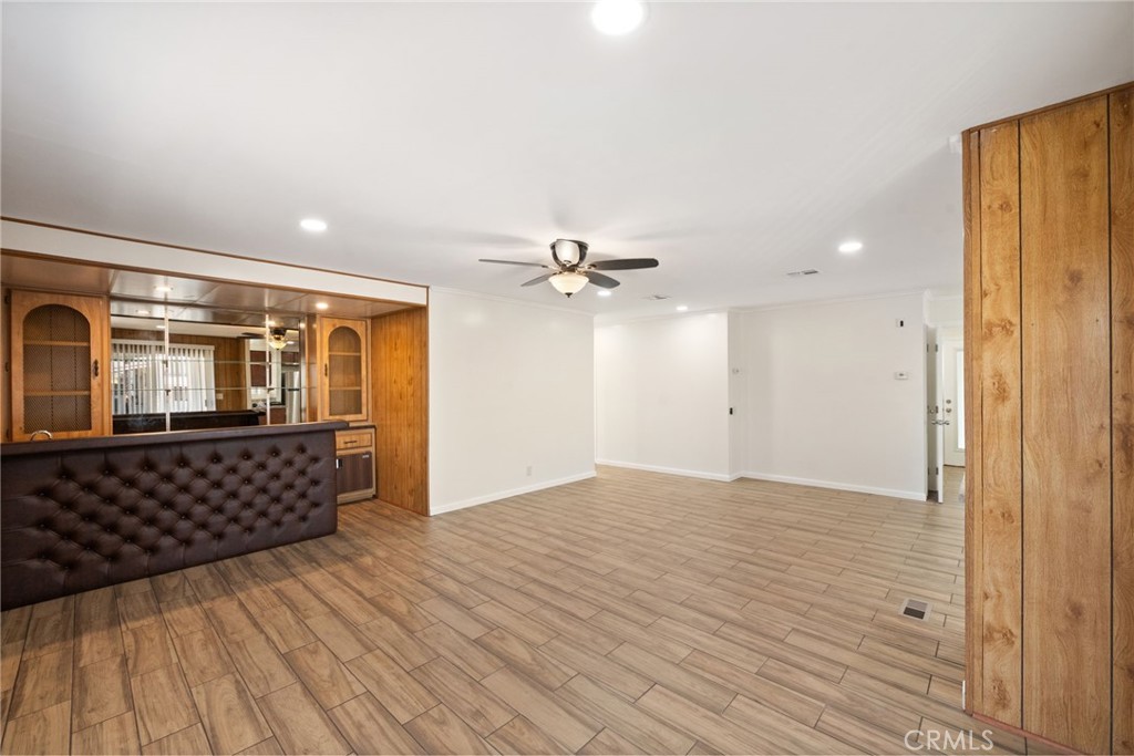 1525 W Oakland Avenue 53