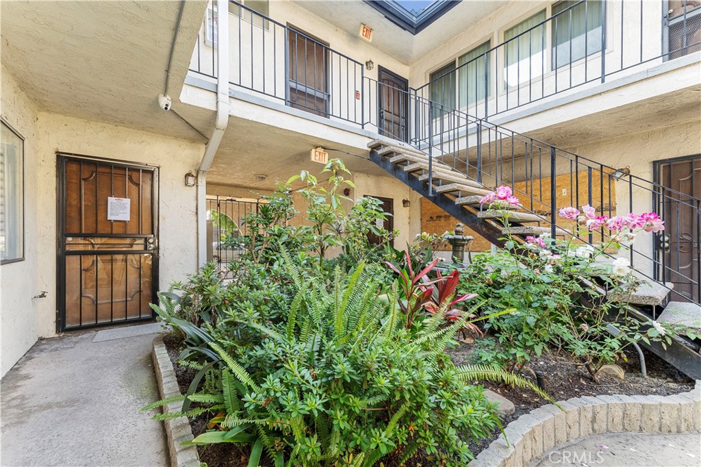 360 Gladys Avenue 11