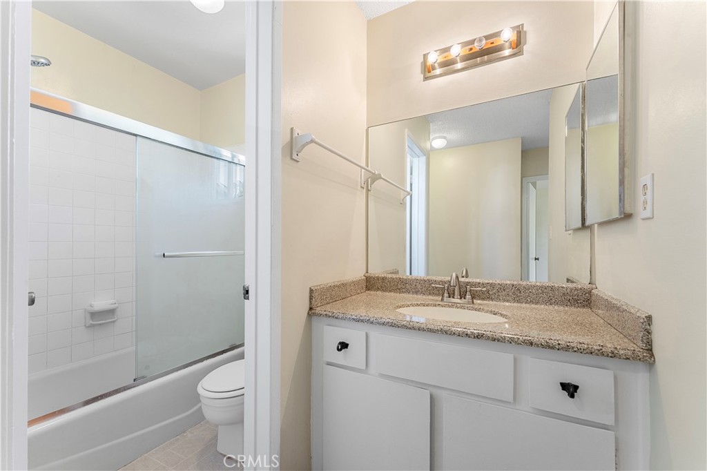 360 Gladys Avenue 11