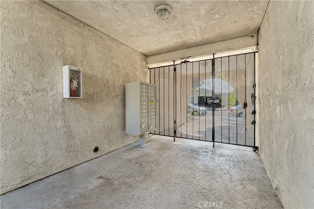 360 Gladys Avenue 11