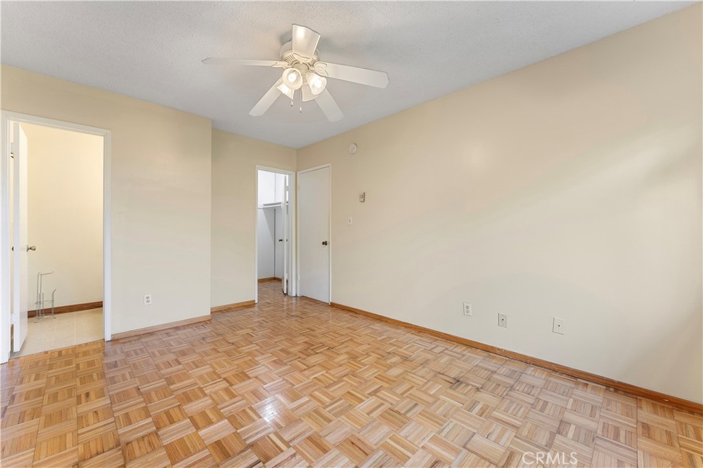 360 Gladys Avenue 11