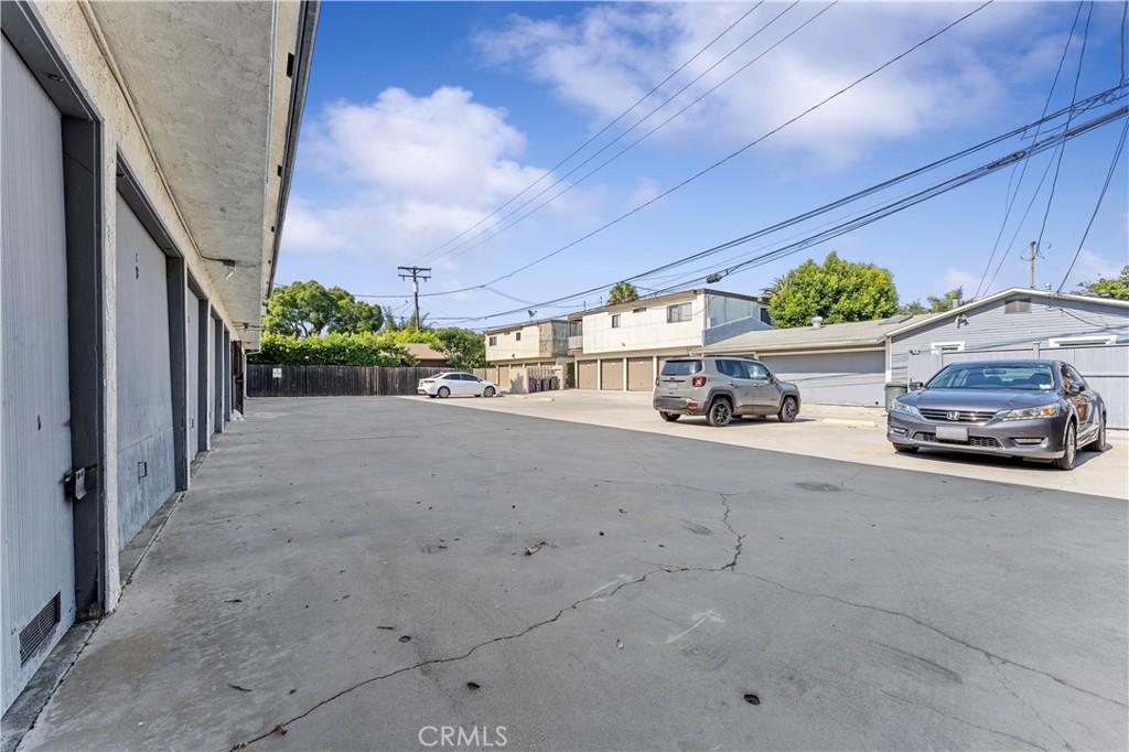 360 Gladys Avenue 11