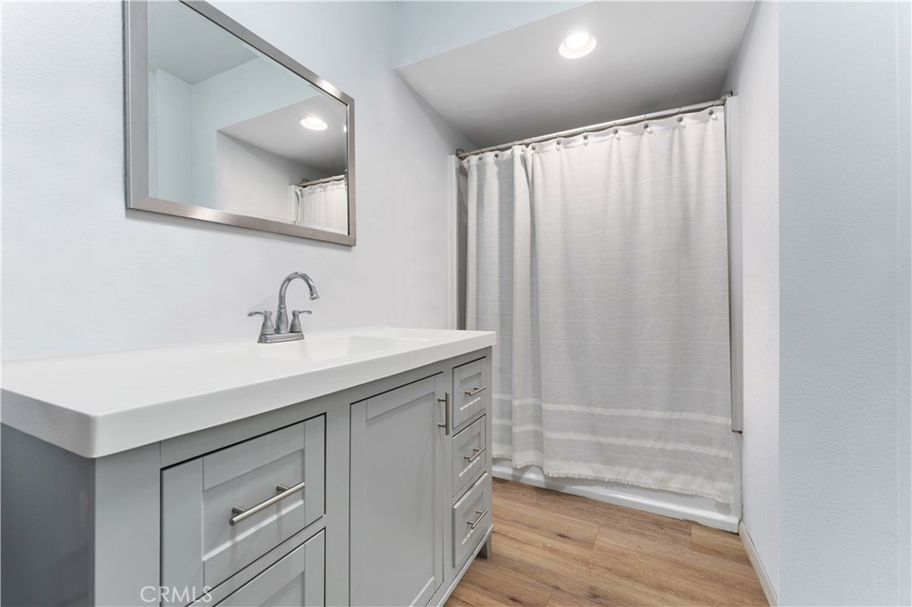 13407 Helen St Street