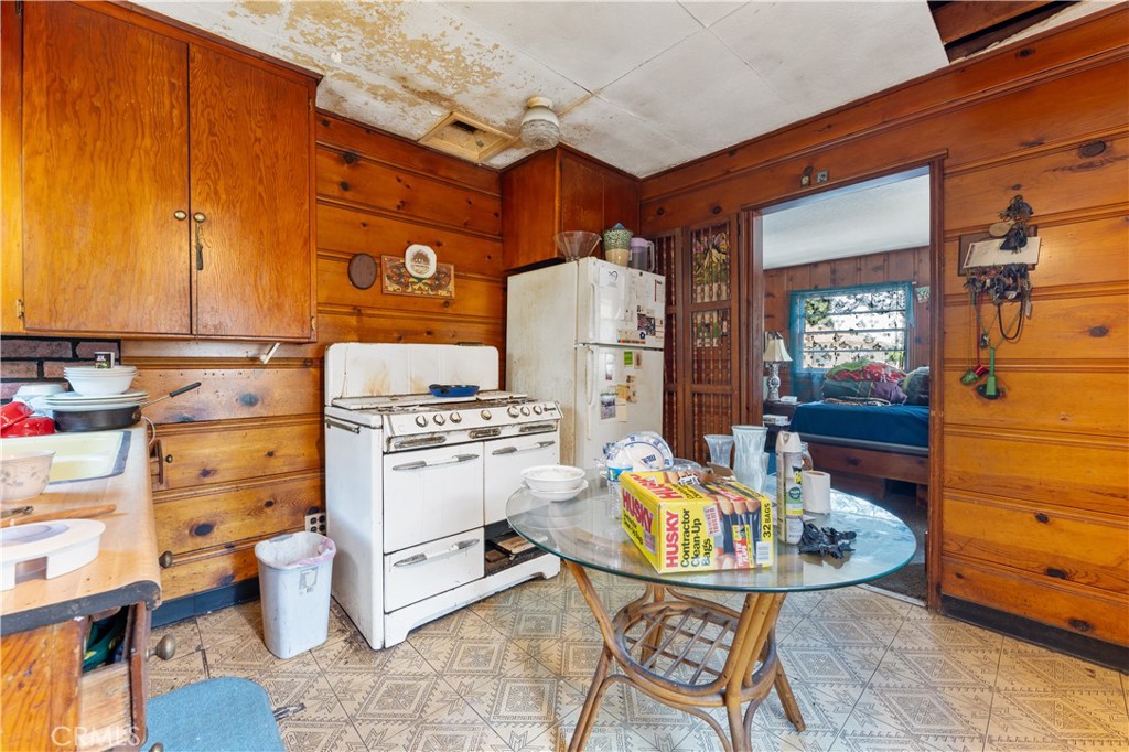 13407 Helen St Street