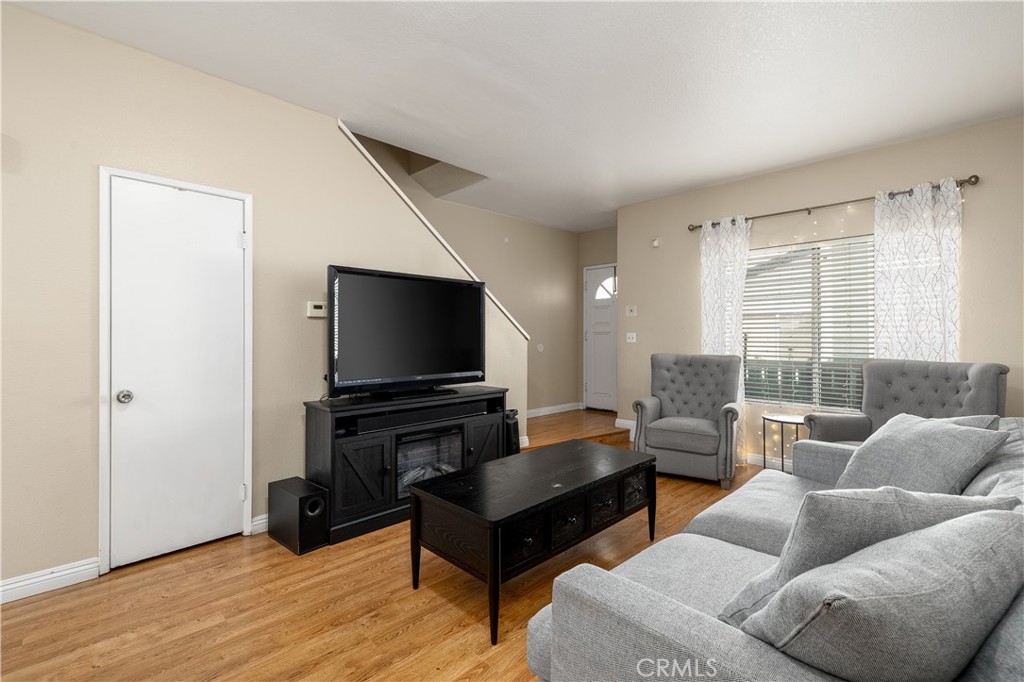 926 W Philadelphia Street R99