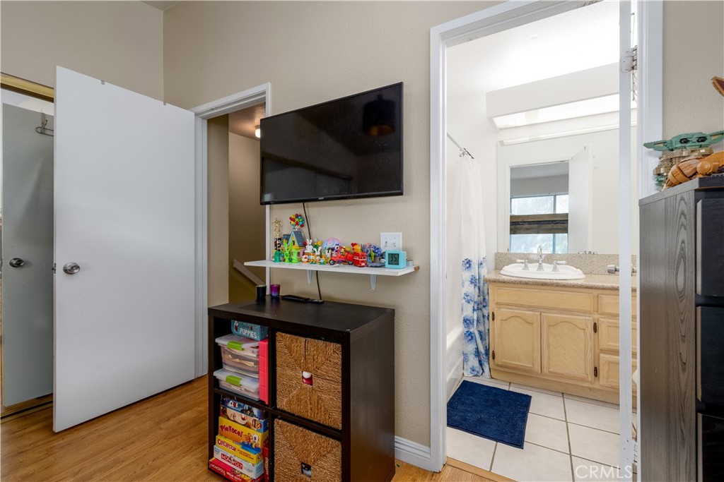 926 W Philadelphia Street R99