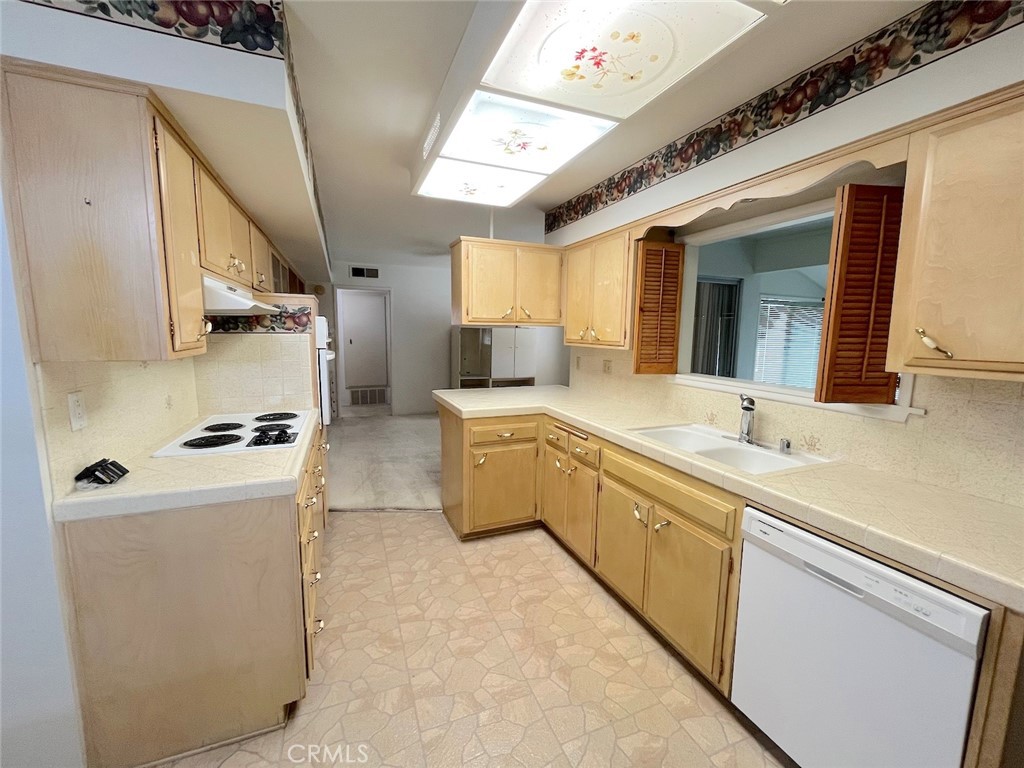 29027 Thornhill Drive