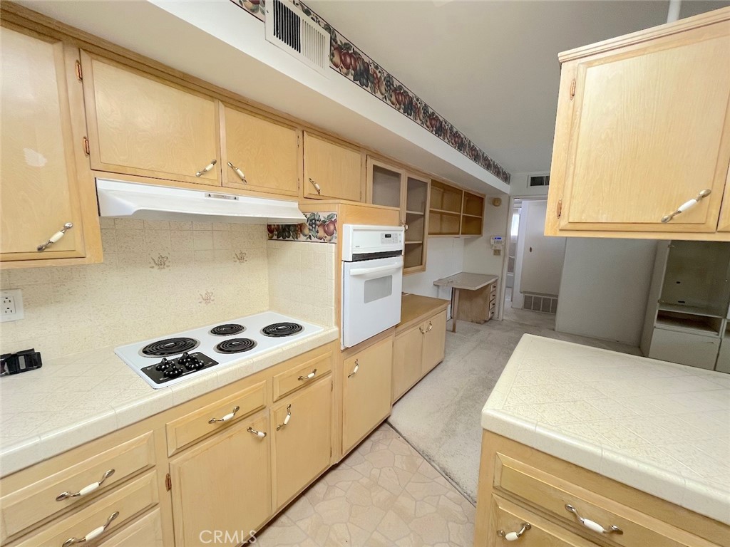 29027 Thornhill Drive