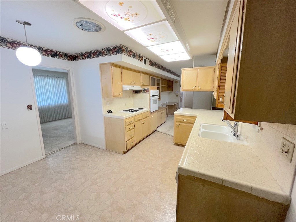 29027 Thornhill Drive