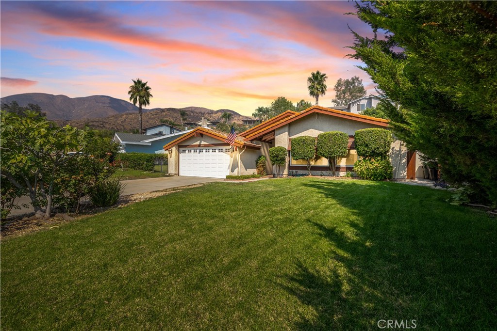 3025 Small Canyon Drive