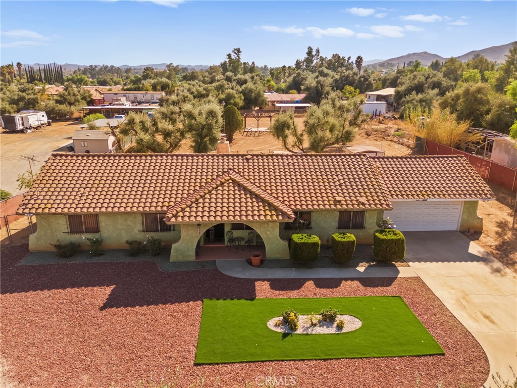 21661 Mountain Avenue