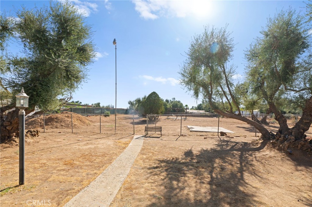 21661 Mountain Avenue