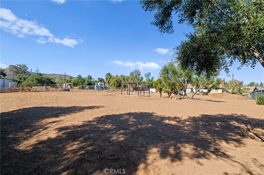 21661 Mountain Avenue