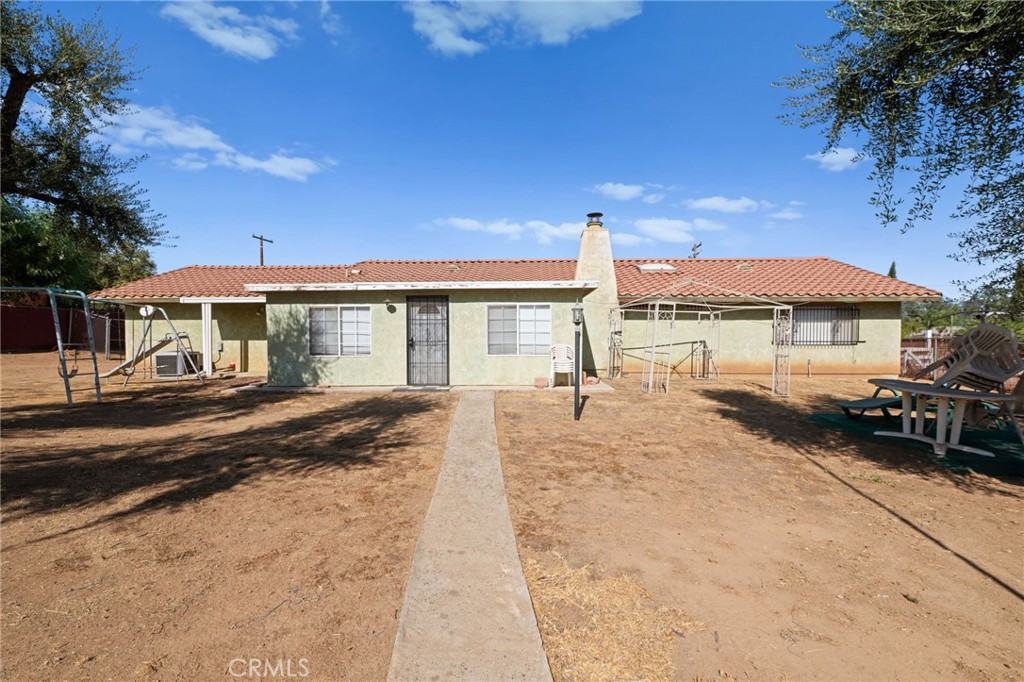 21661 Mountain Avenue