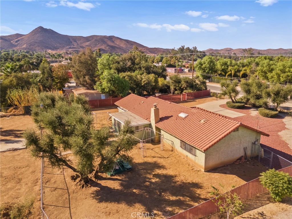 21661 Mountain Avenue