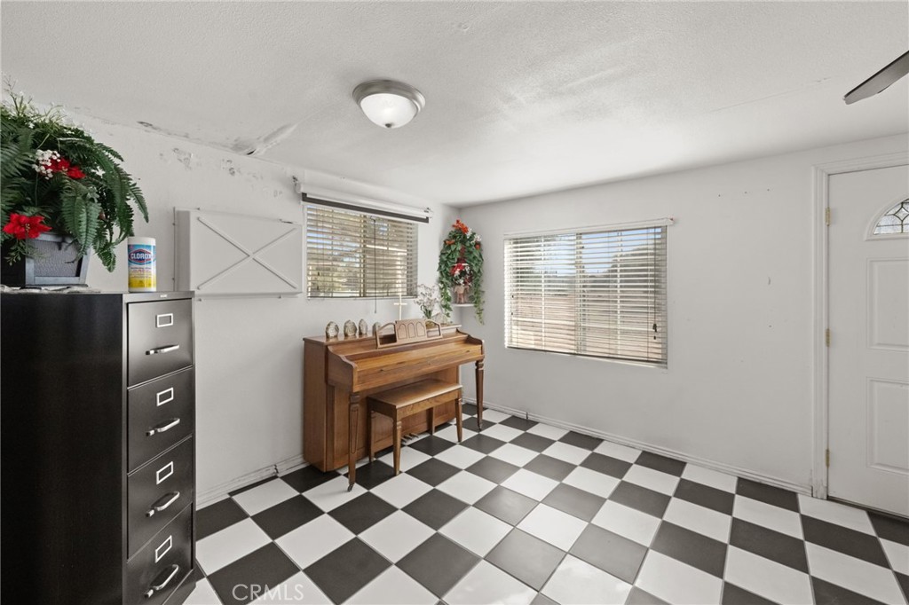 21661 Mountain Avenue