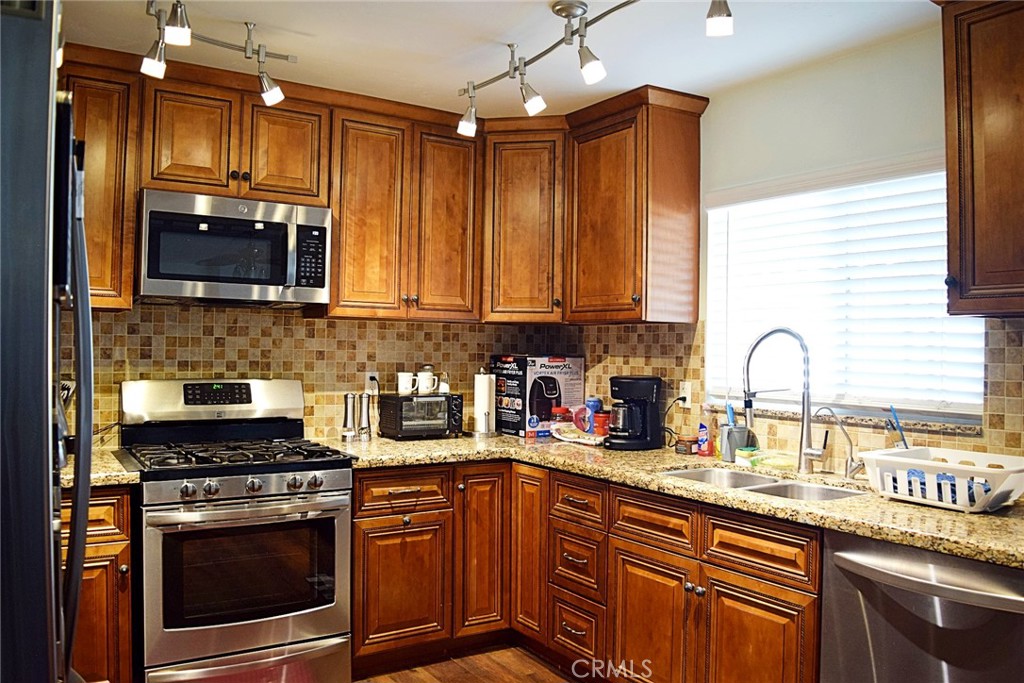 974 San Gorgonio Way